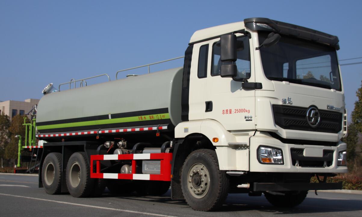 陕汽后双桥多功能抑尘车（120米雾炮车）